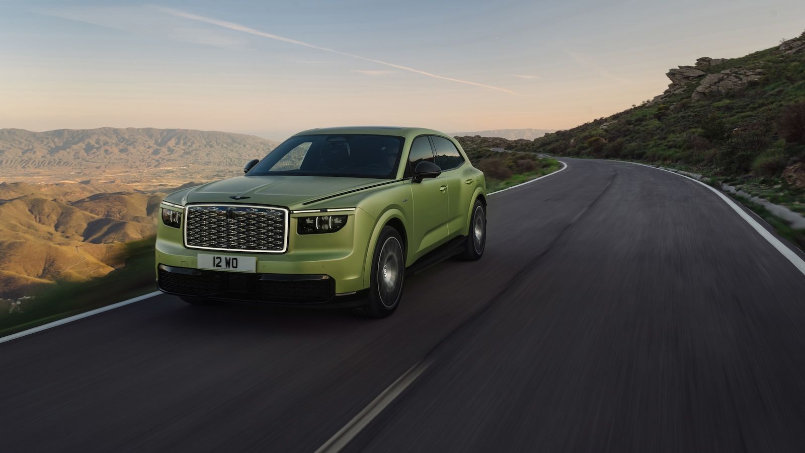 Bentley Torcal: 888 ίπποι, 600 χλμ. και φόρτιση 10-80% σε 16 λεπτά